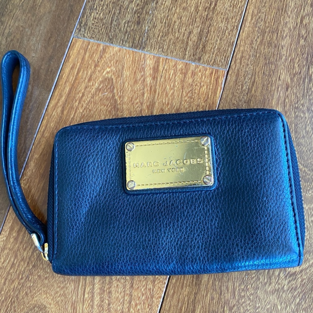 Marc Jacobs black leather wristlet